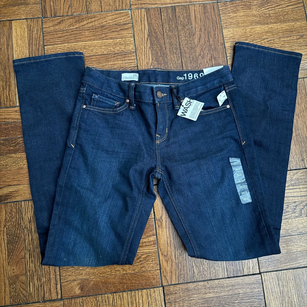 GAP REAL STRAIGHT.  2/26 R. NEW WITH TAGS